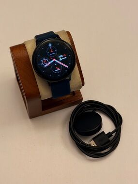 Samsung Galaxy Watch Active 2 (charger included, tested)